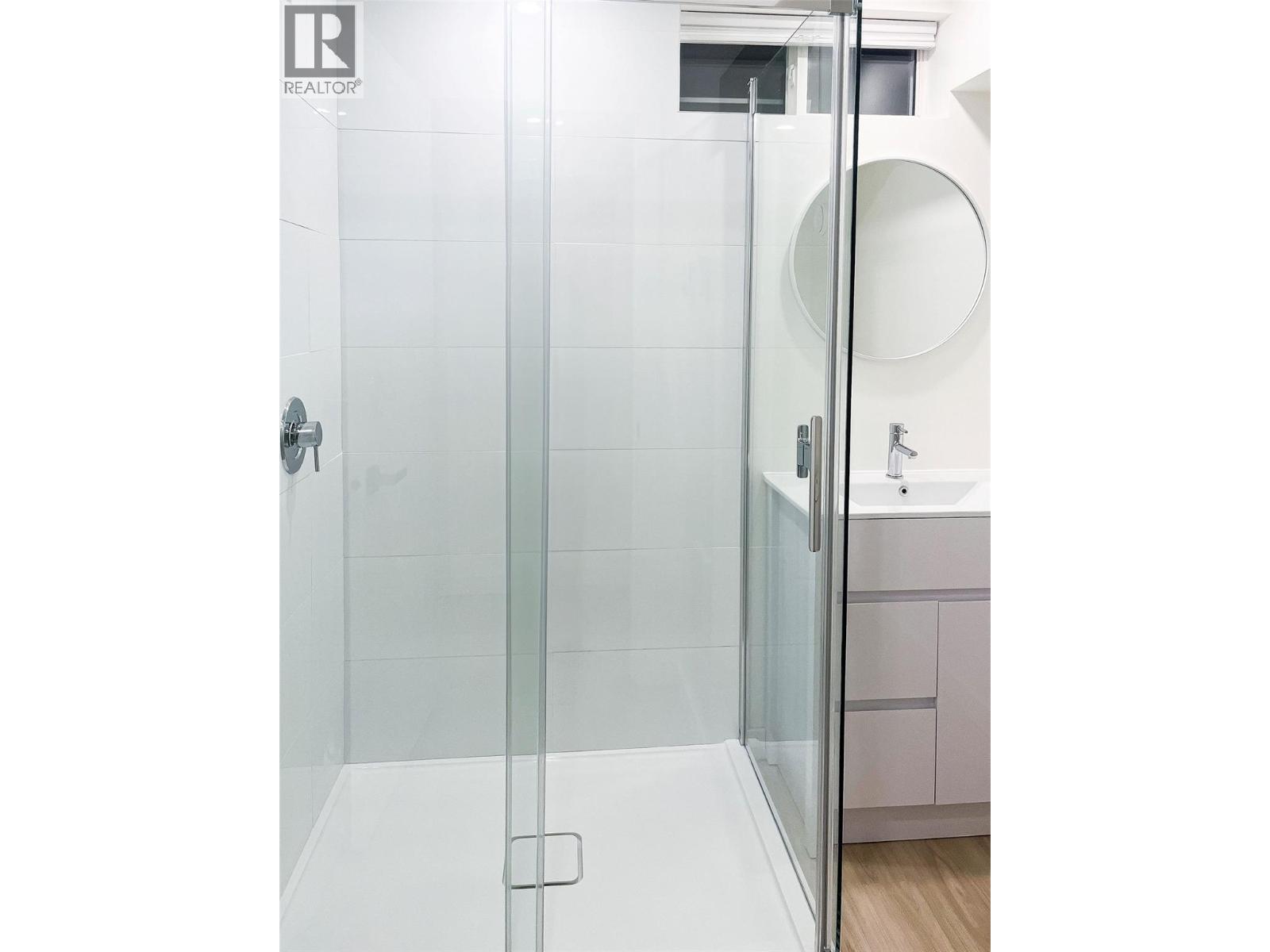 815 Fourth Street E, Revelstoke