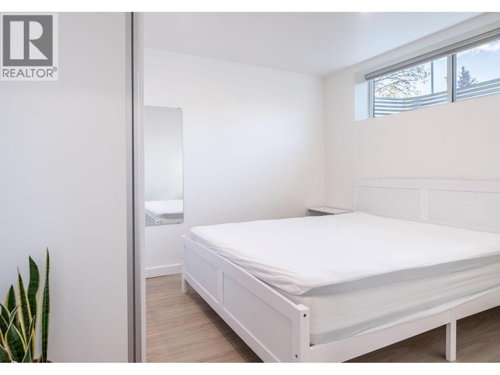 815 Fourth Street E, Revelstoke