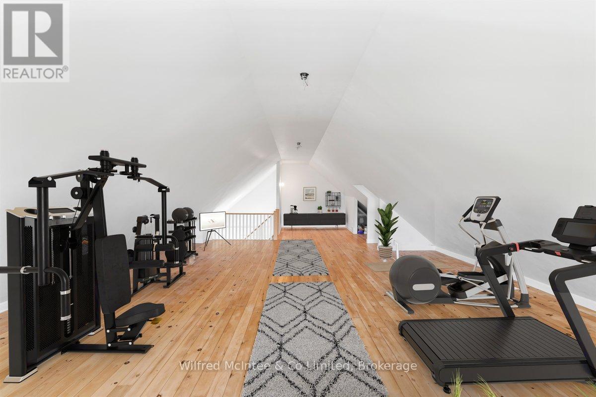 Exercise room photo virtually staged