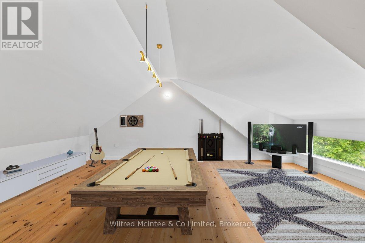 Games room photo virtually staged