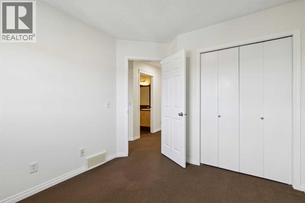 Single Family House for Sale in  Auburn Bay Manor SE Auburn Bay Calgary 