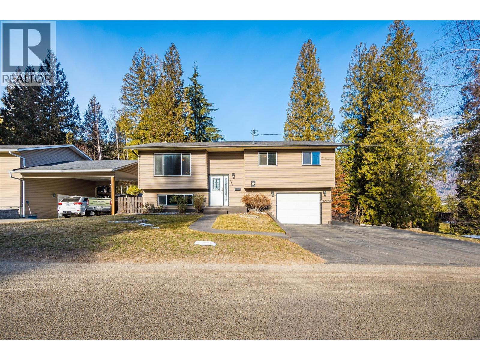 716 Lynnwood Crescent, Castlegar