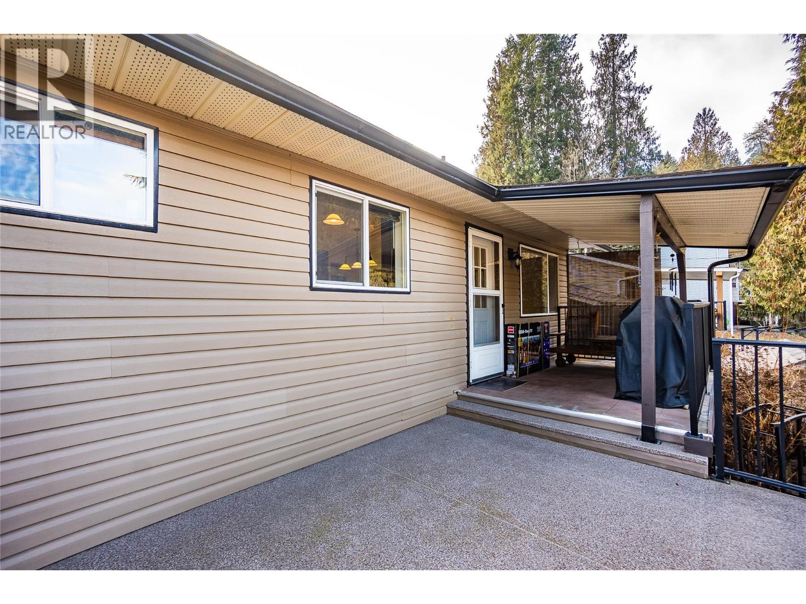 716 Lynnwood Crescent, Castlegar