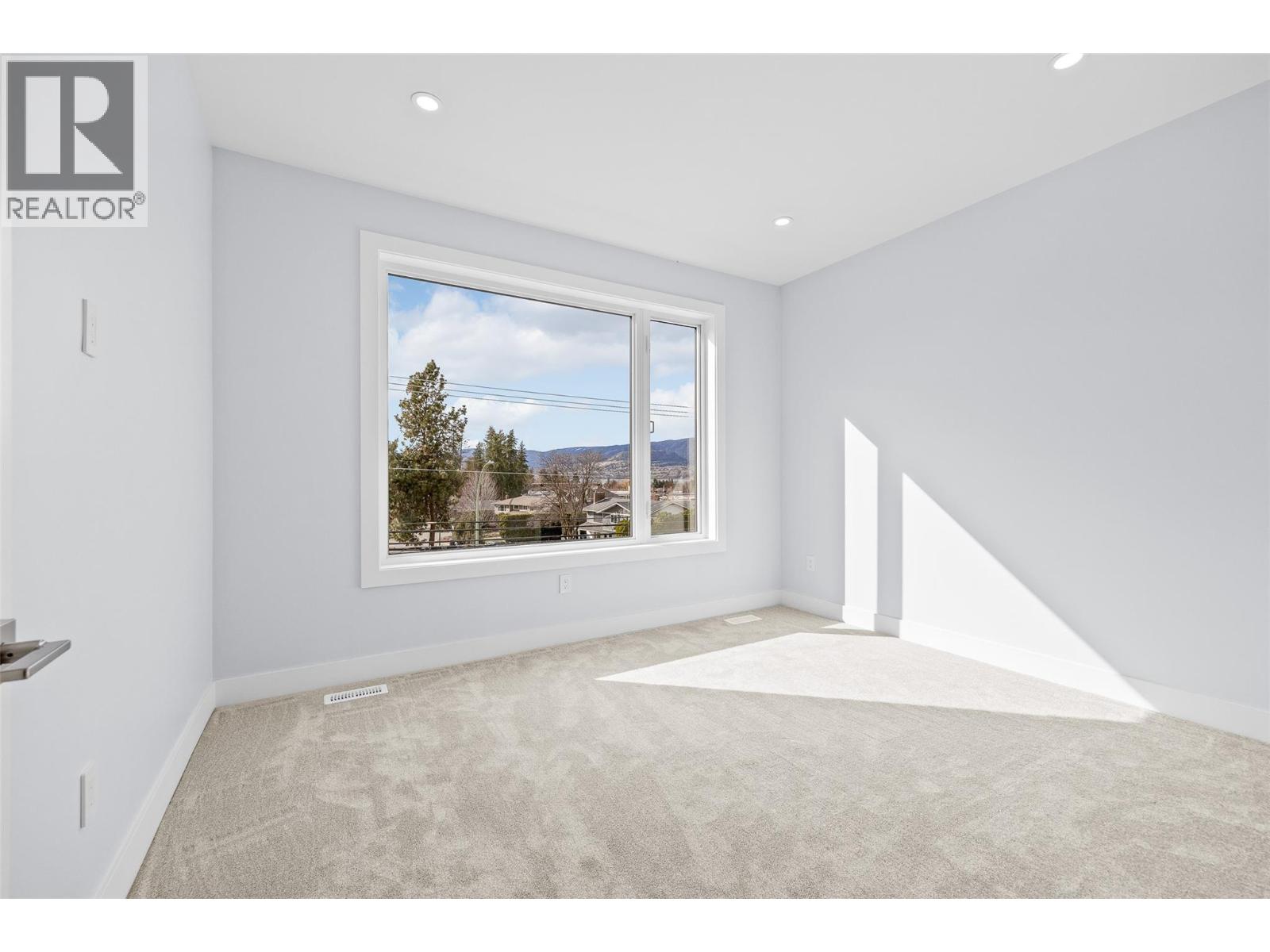 4563 Gordon Drive, Kelowna