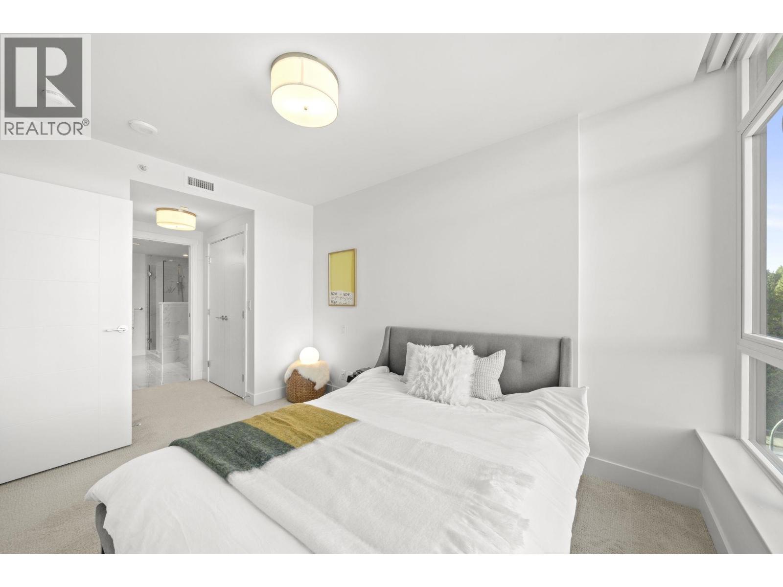 404 1210 E 27TH STREET, North Vancouver