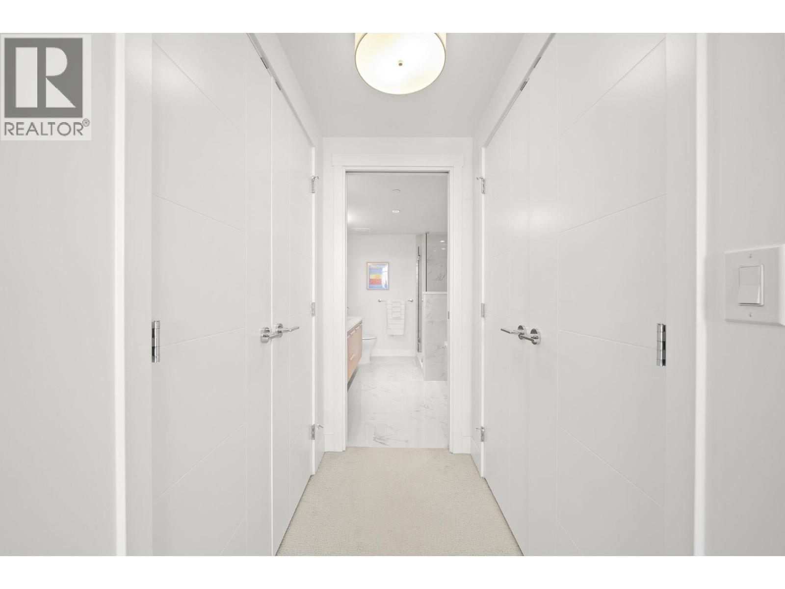 404 1210 E 27TH STREET, North Vancouver