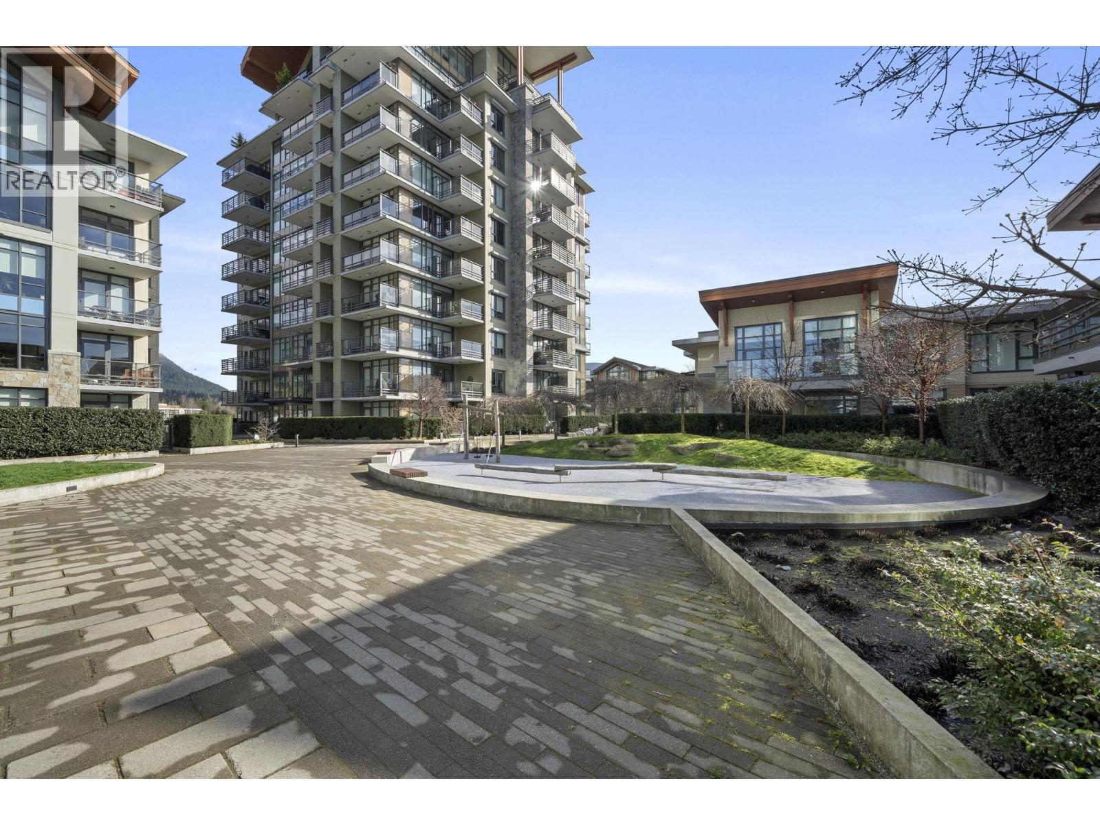 404 1210 E 27TH STREET, North Vancouver