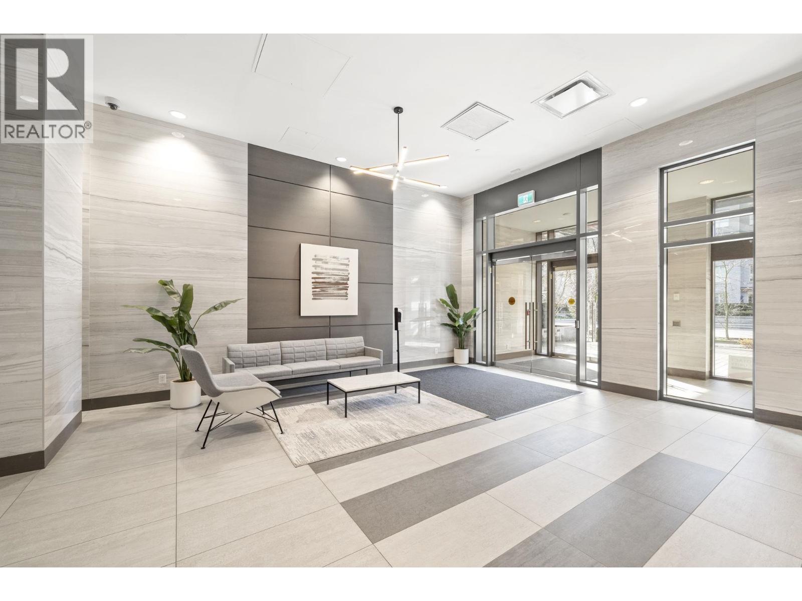 404 1210 E 27TH STREET, North Vancouver