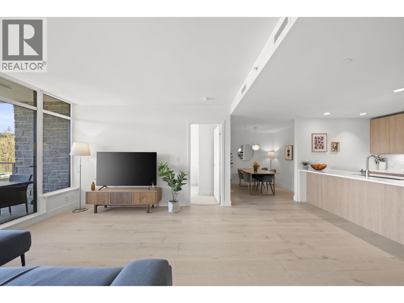 404 1210 E 27TH STREET, North Vancouver