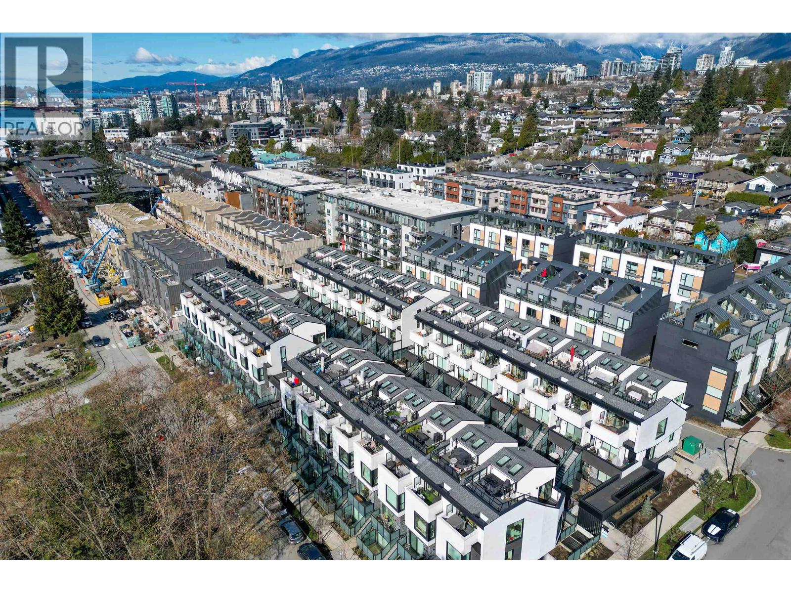 225 650 E 2ND STREET, North Vancouver
