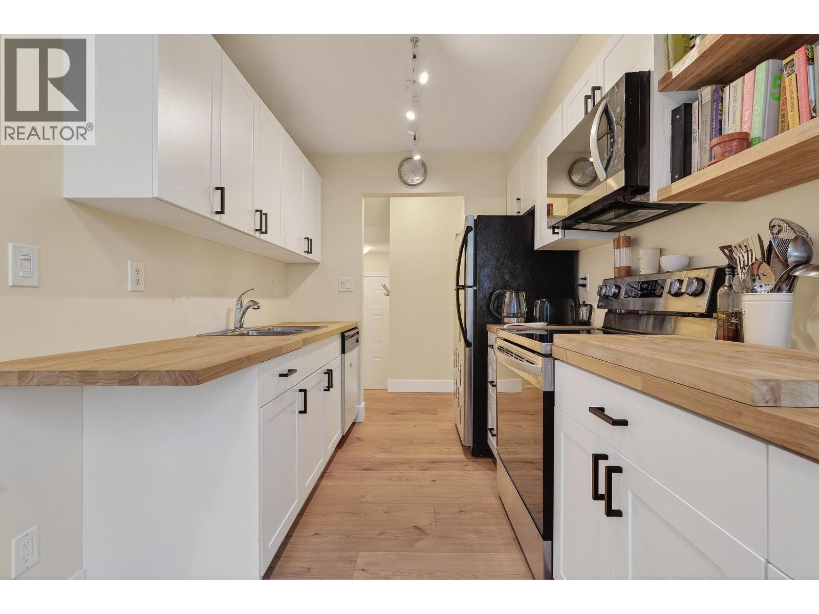 202 1280 NICOLA Street - photo 2