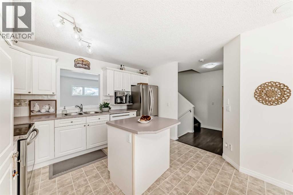 Single Family House 4 Level for Sale in  Country Hills Cove NW Country Hills Calgary 