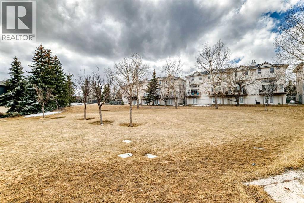 Single Family House 4 Level for Sale in  Country Hills Cove NW Country Hills Calgary 