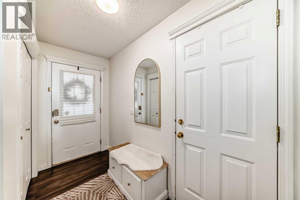 Single Family House 4 Level for Sale in  Country Hills Cove NW Country Hills Calgary 