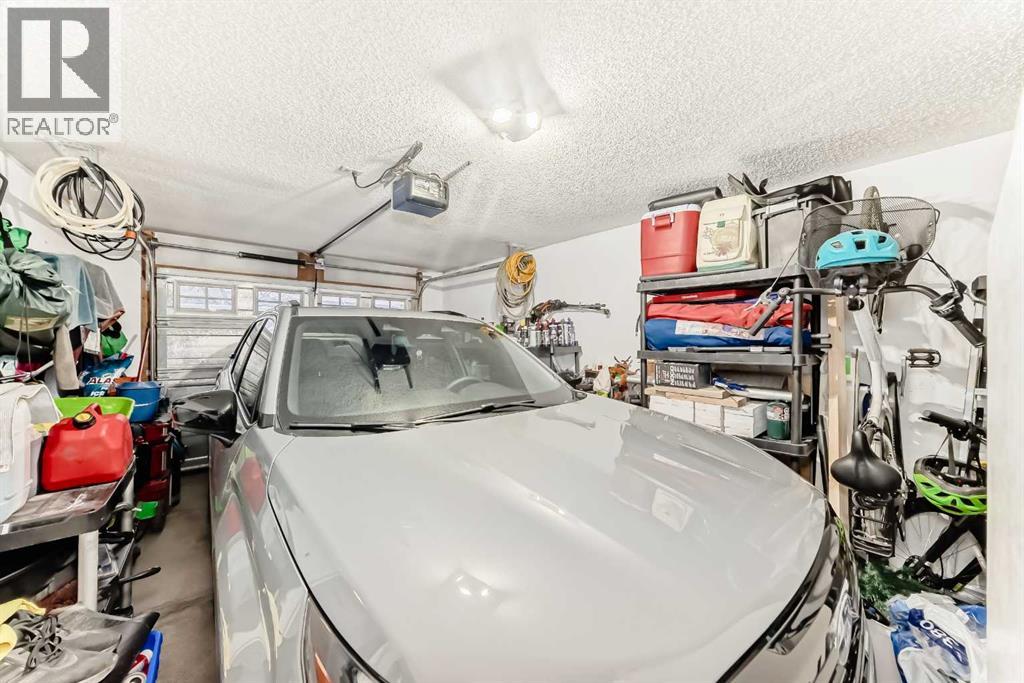 Single Family House 4 Level for Sale in  Country Hills Cove NW Country Hills Calgary 