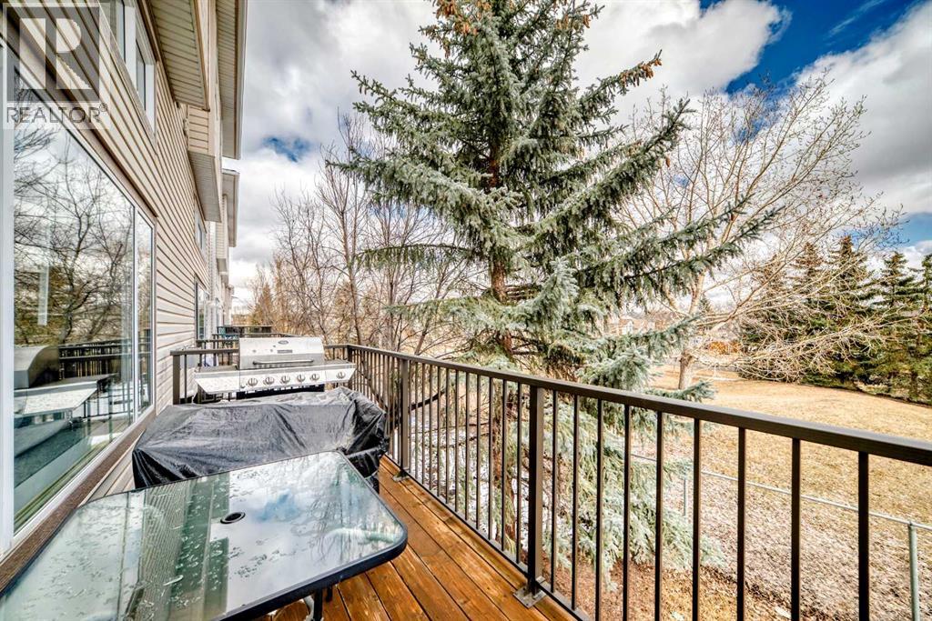 Single Family House 4 Level for Sale in  Country Hills Cove NW Country Hills Calgary 