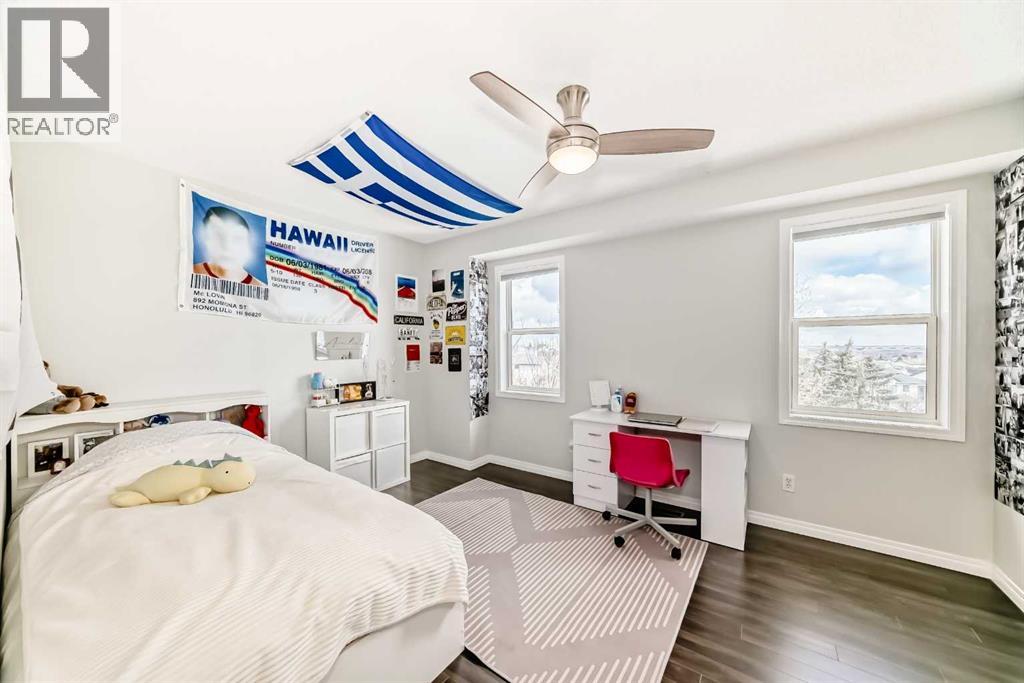 Single Family House 4 Level for Sale in  Country Hills Cove NW Country Hills Calgary 