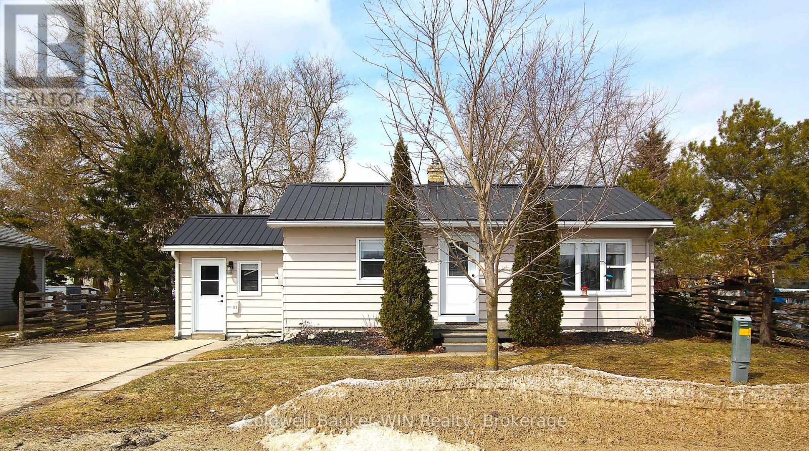 383 WELLINGTON STREET E - 4