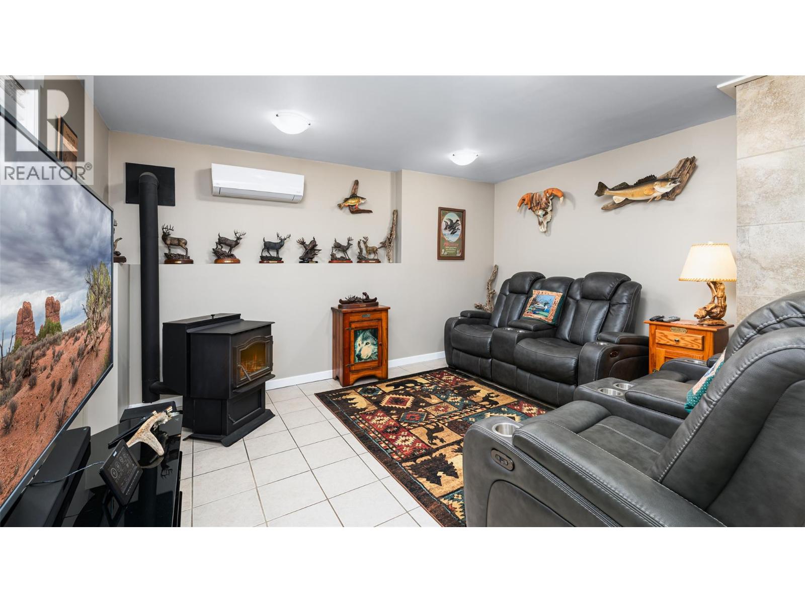 1988 Porthill Road, Lister