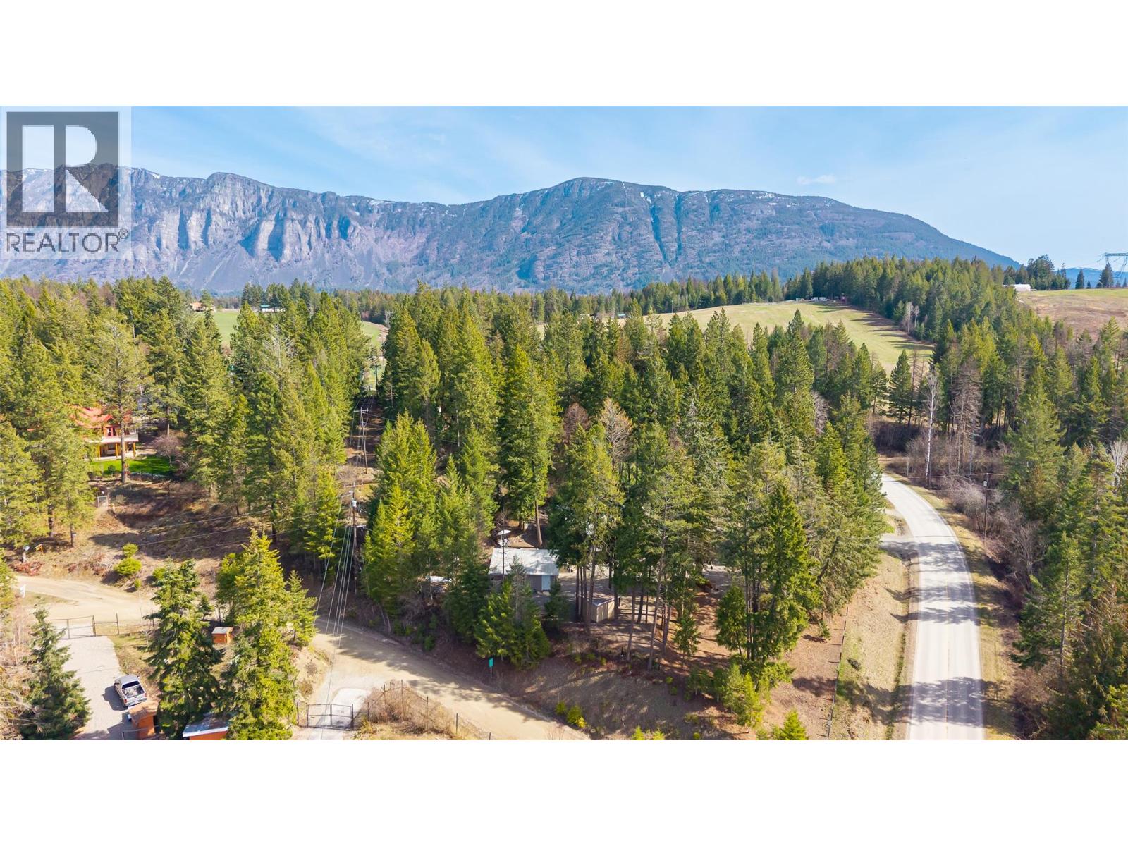 1988 Porthill Road, Lister