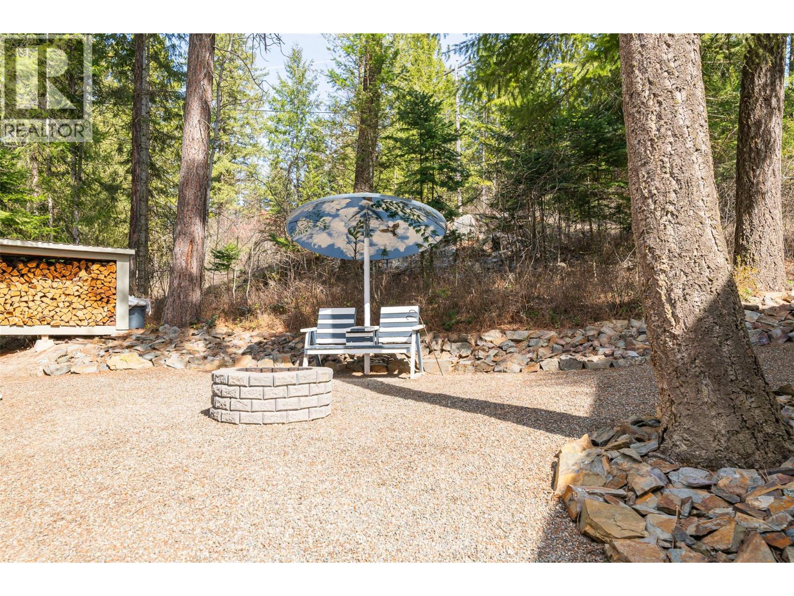 1988 Porthill Road, Lister