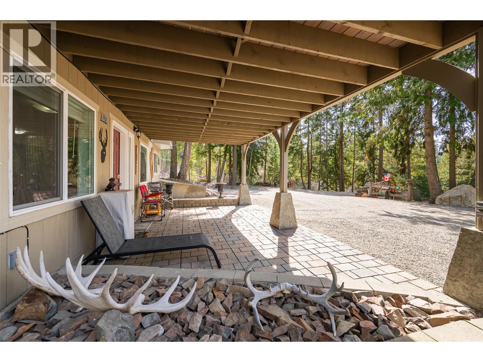 1988 Porthill Road, Lister