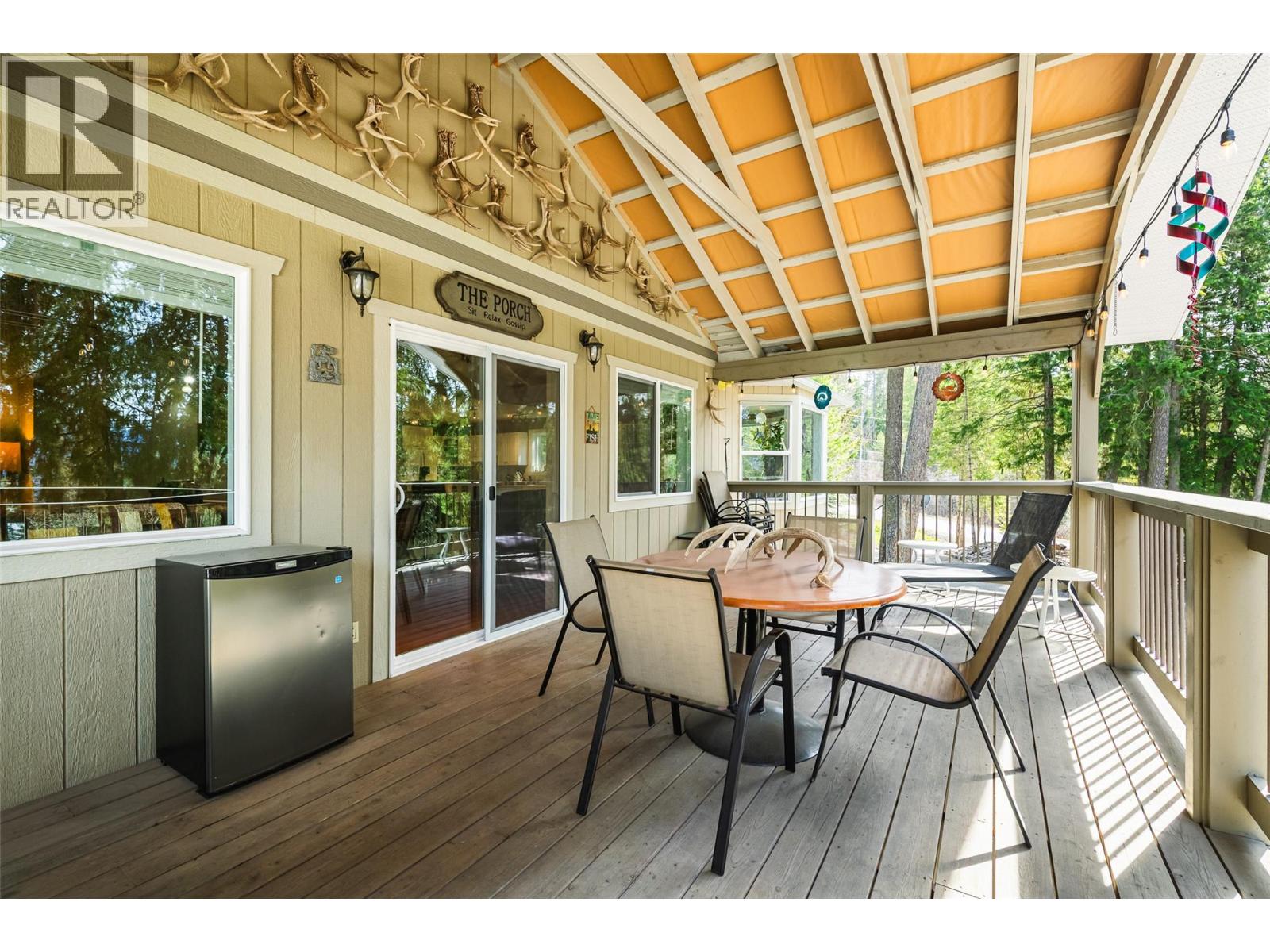 1988 Porthill Road, Lister