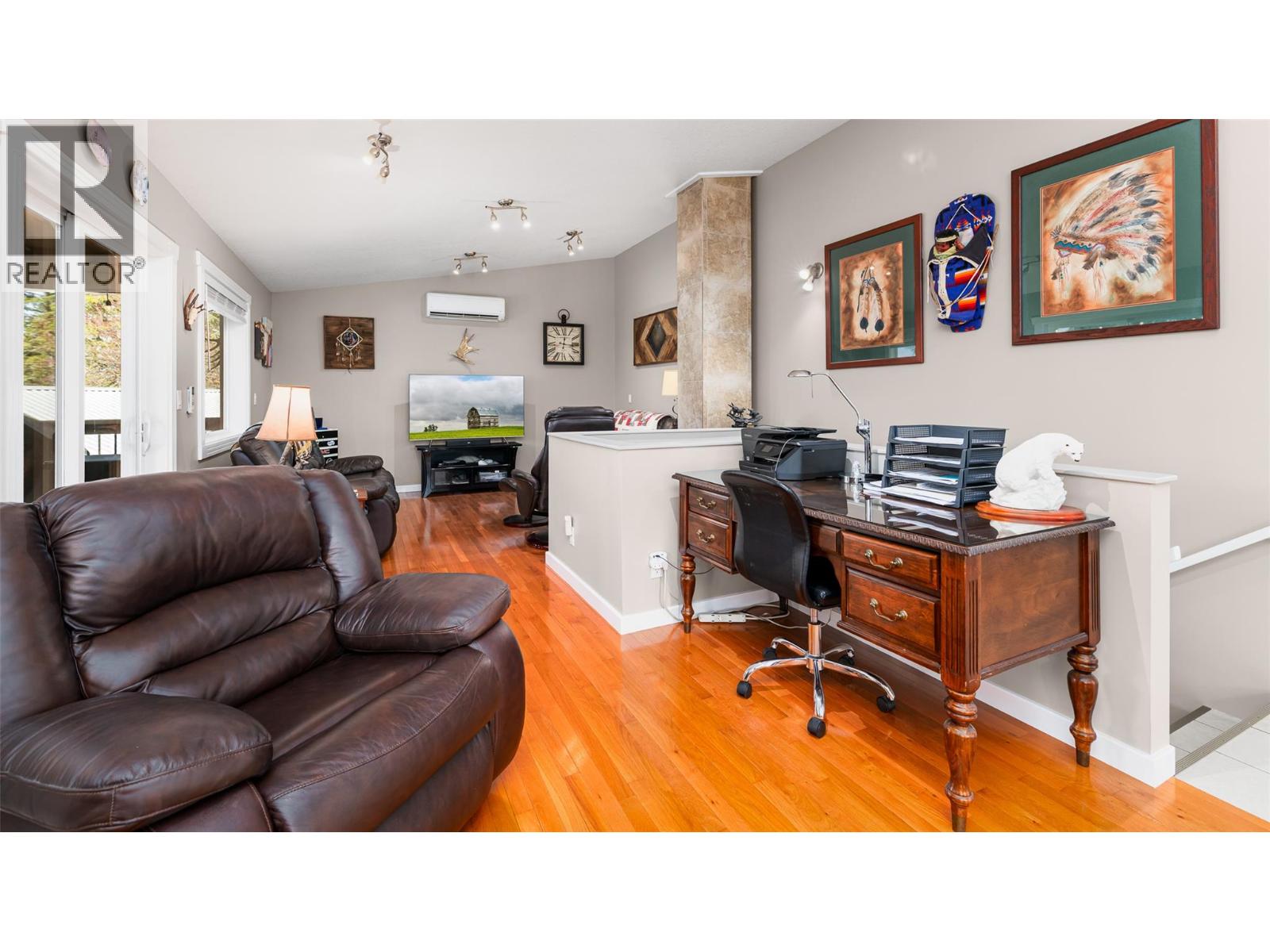 1988 Porthill Road, Lister