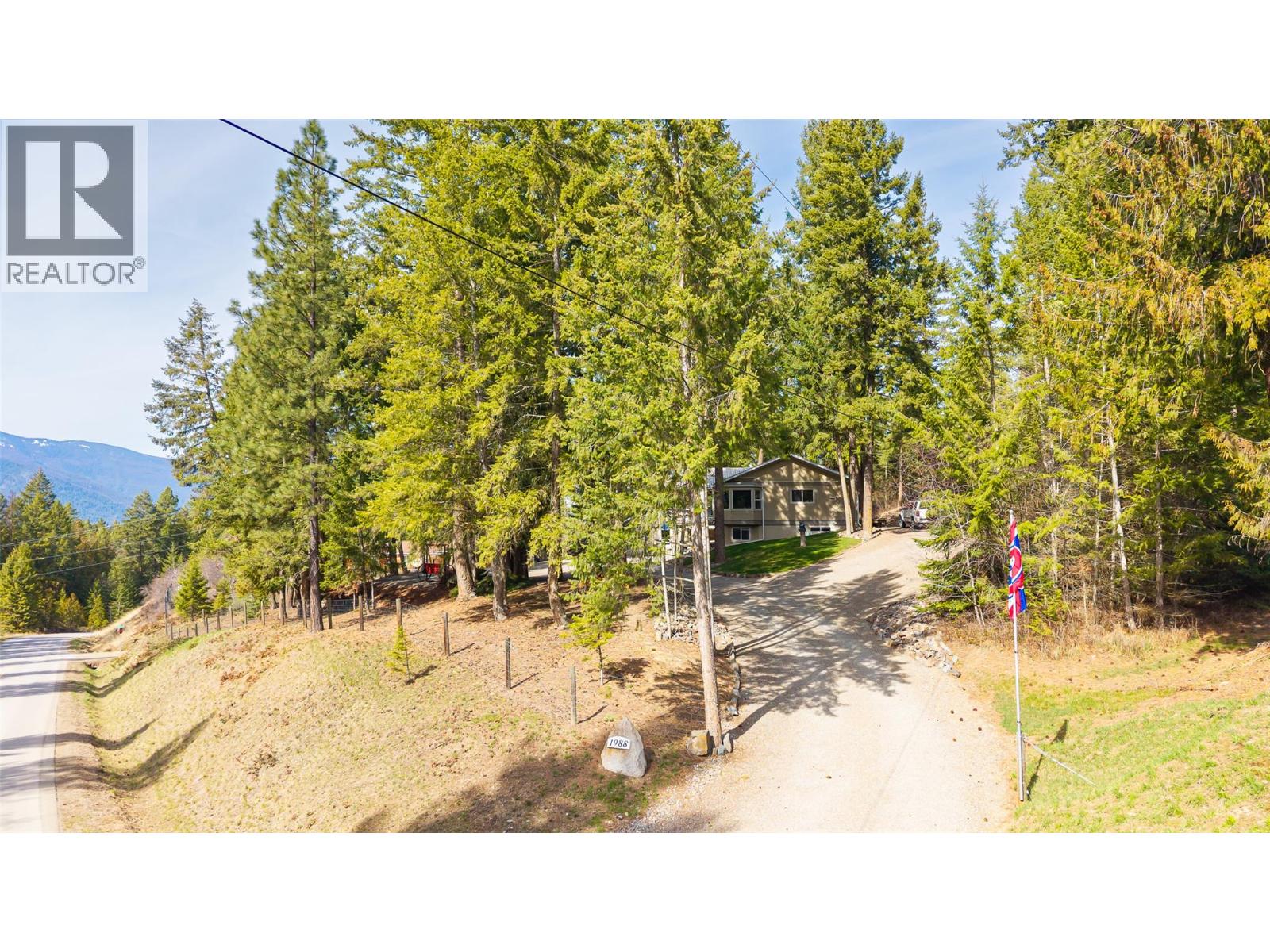 1988 Porthill Road, Lister