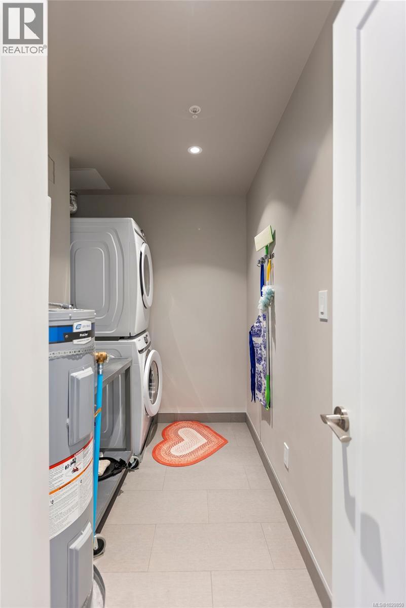 #306 1820 MAPLE AVE S - 24