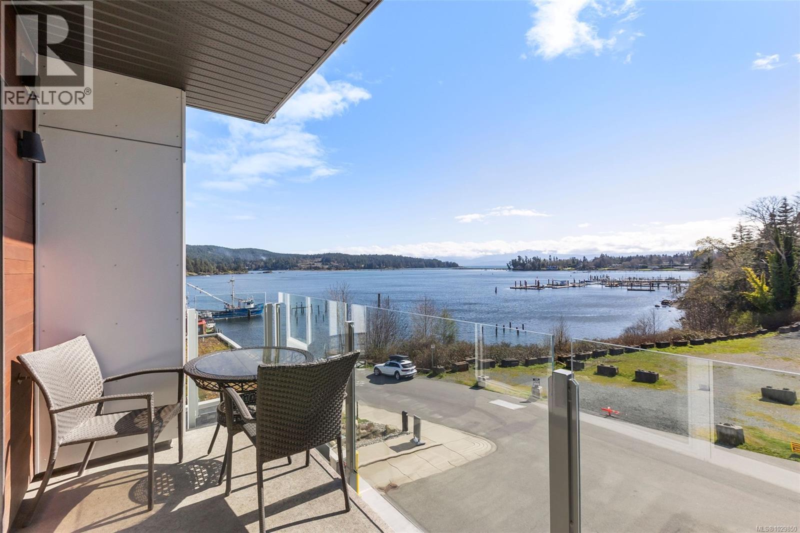 #306 1820 MAPLE AVE S - 25