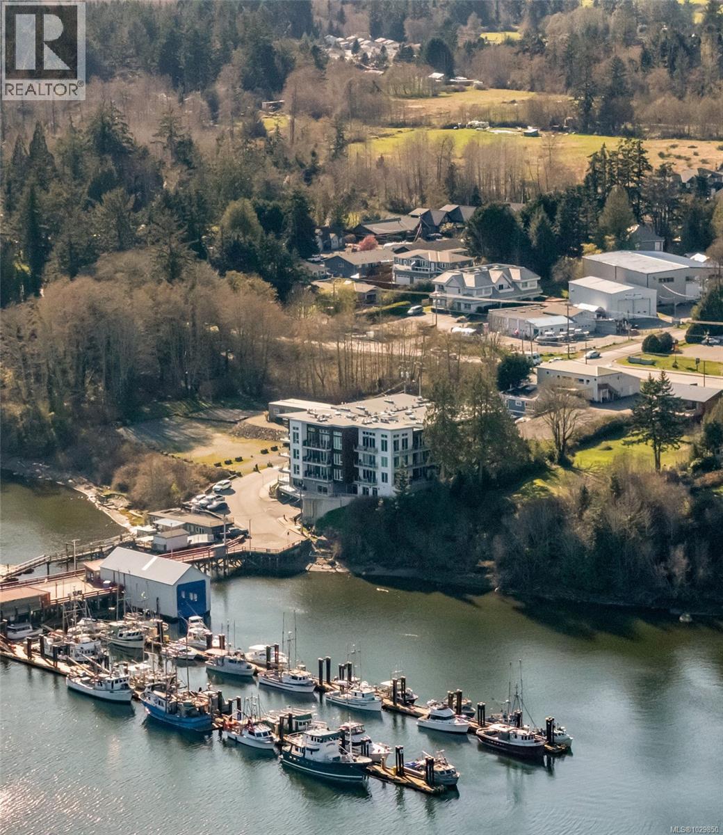 #306 1820 MAPLE AVE S - 33