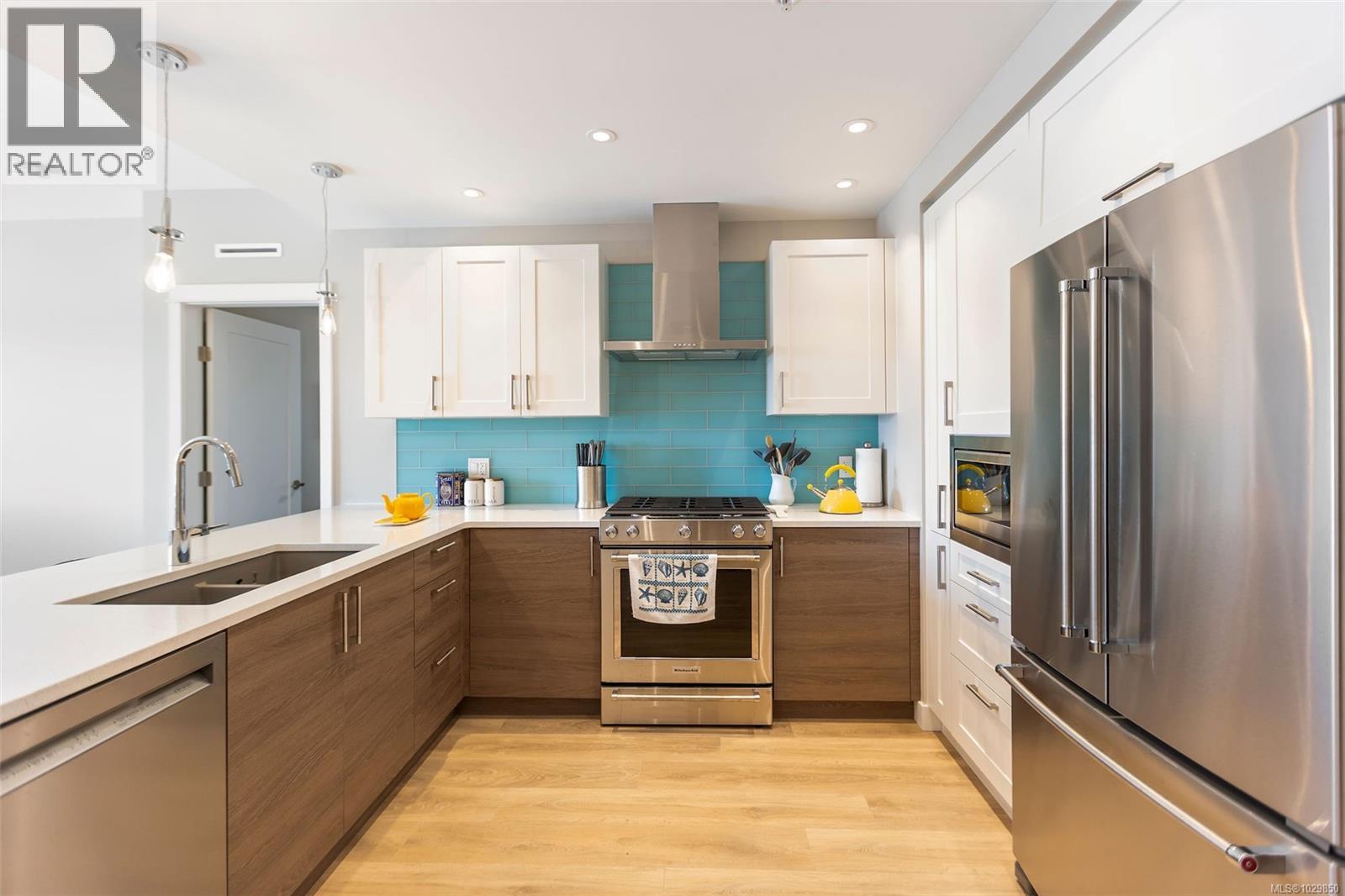 #306 1820 MAPLE AVE S - 6