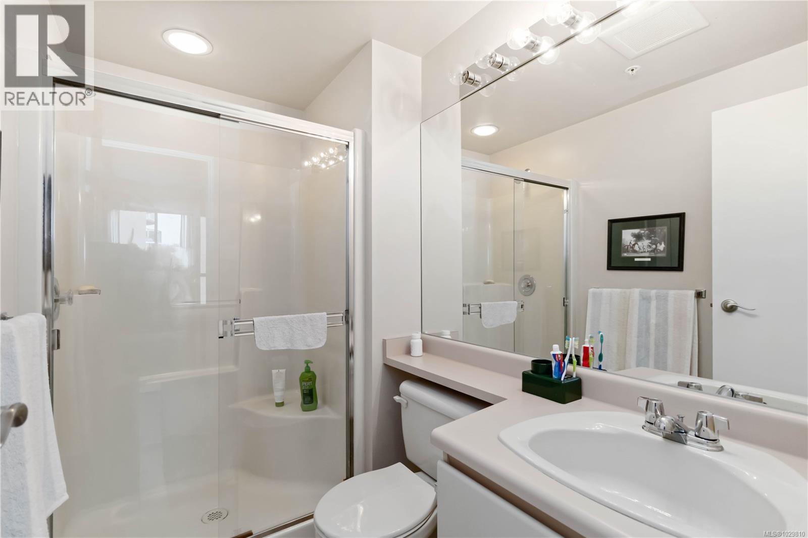 407 1010 View Street, Victoria