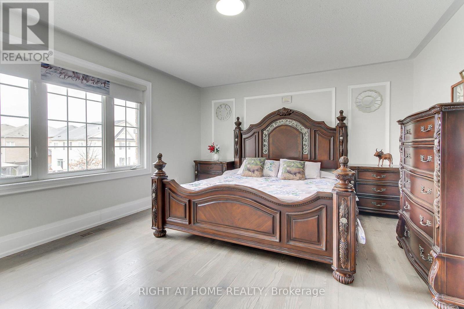 109 VIPOND WAY - 34