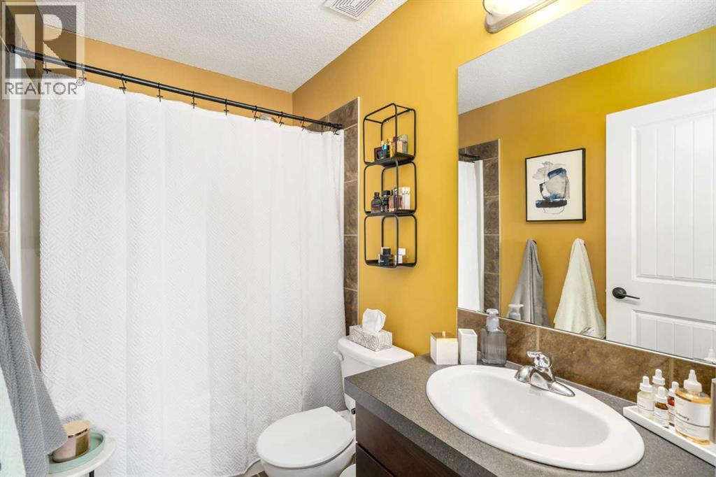 Single Family House for Sale in  Copperpond Landing SE Copperfield Calgary 