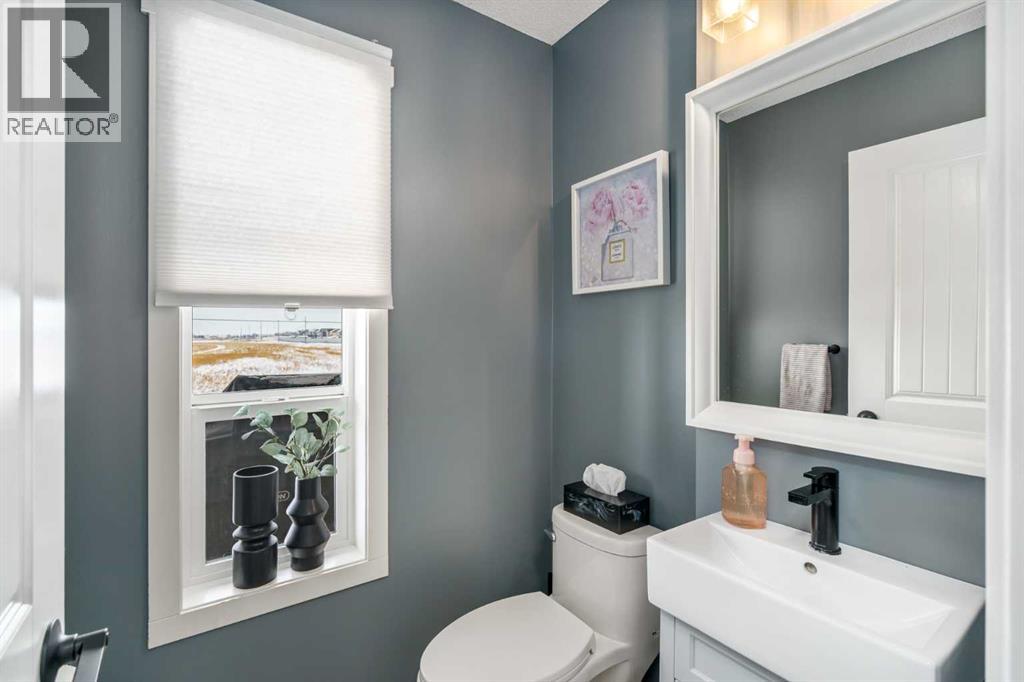 Single Family House for Sale in  Copperpond Landing SE Copperfield Calgary 