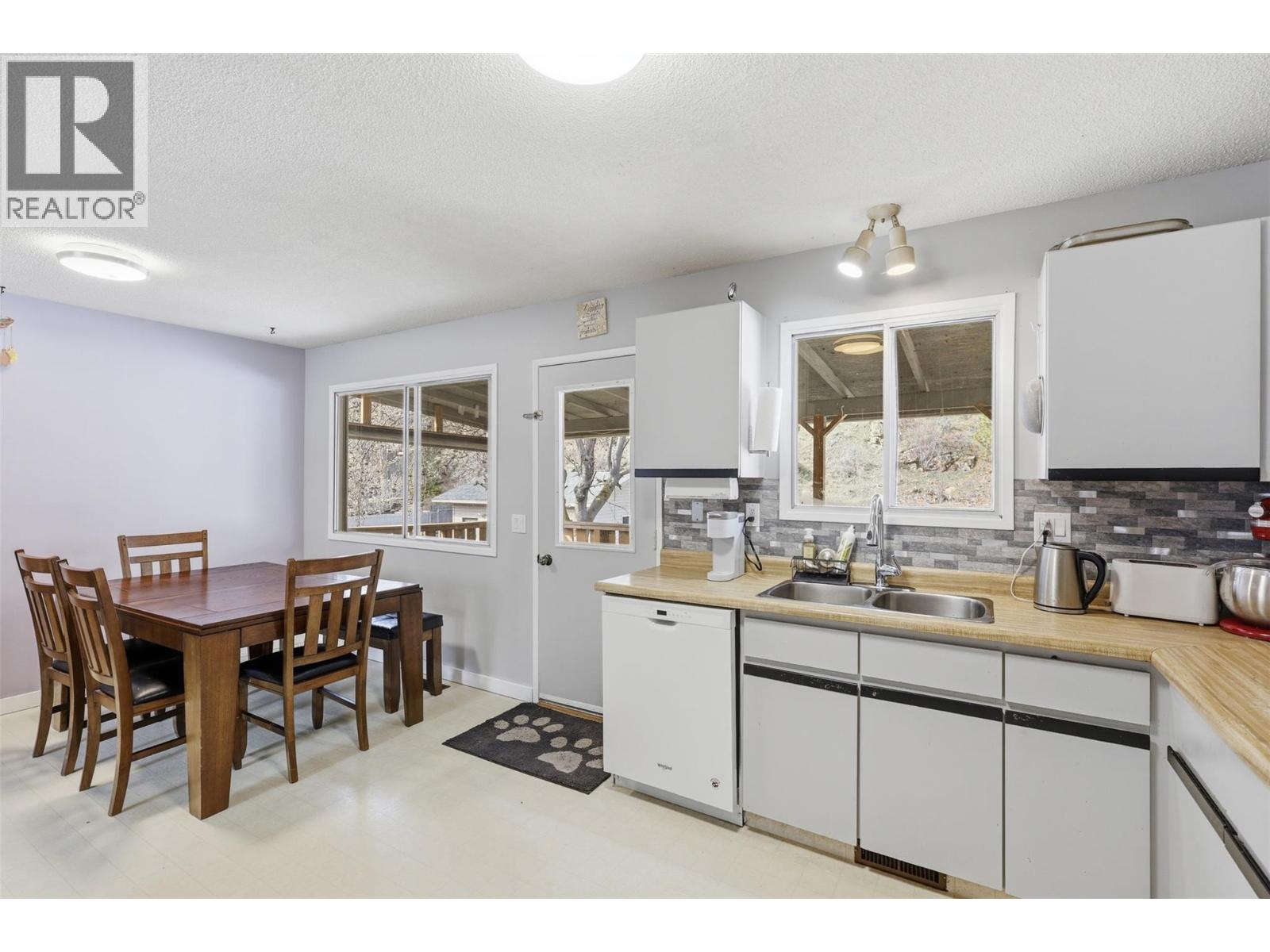 3736 WESTSYDE Road, Kamloops