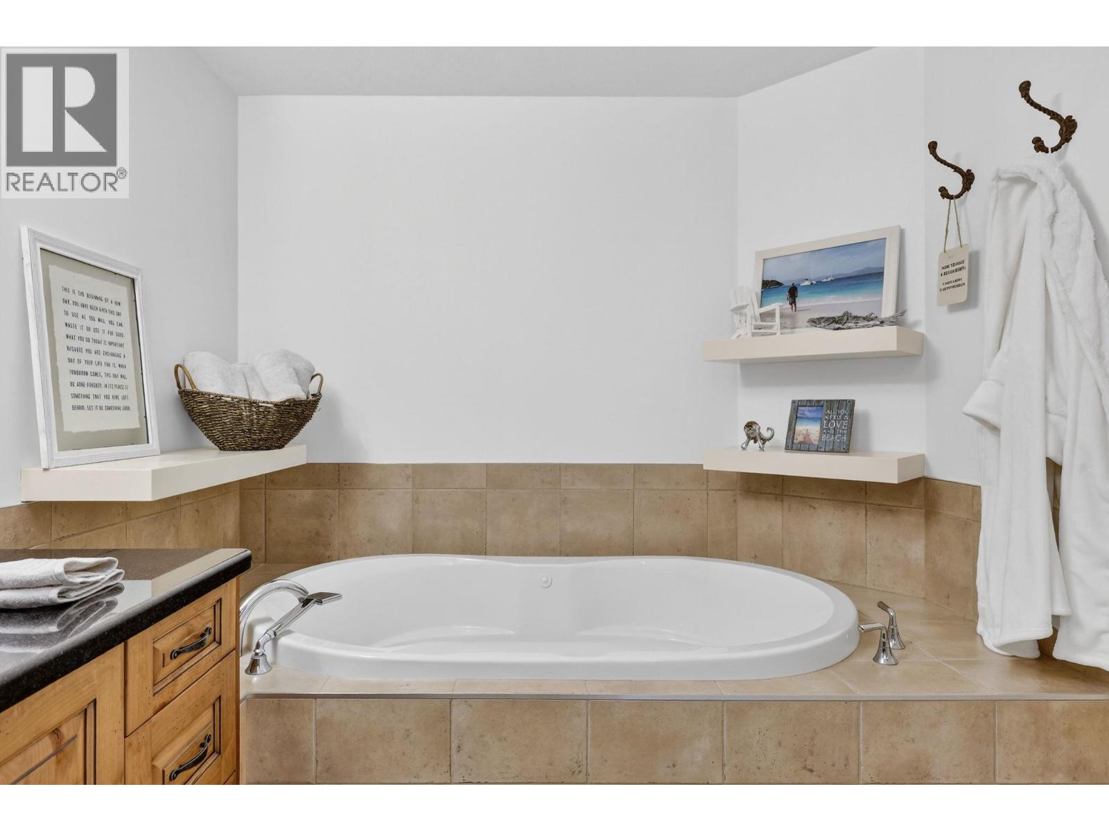 2589 Whitworth Road Unit# 8, West Kelowna