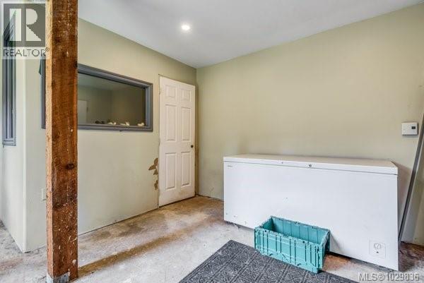2524 MacAulay Rd - 31