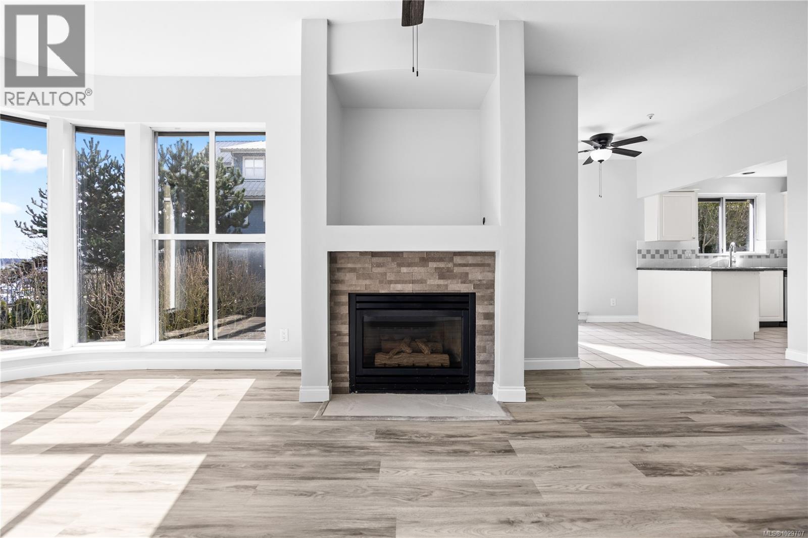 #201 566 STEWART AVE - 7