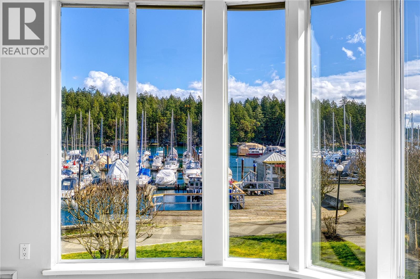 #201 566 STEWART AVE - 9