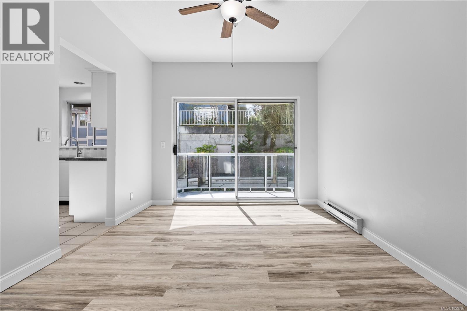 #201 566 STEWART AVE - 20