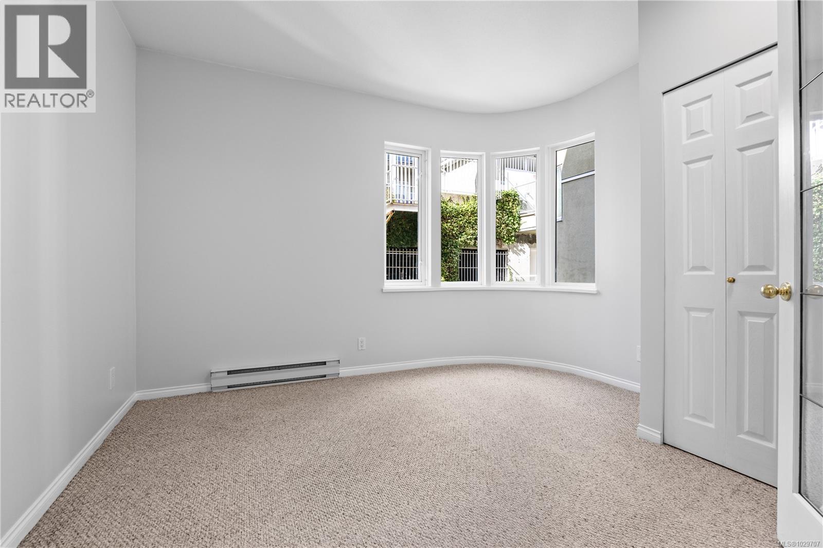 #201 566 STEWART AVE - 29