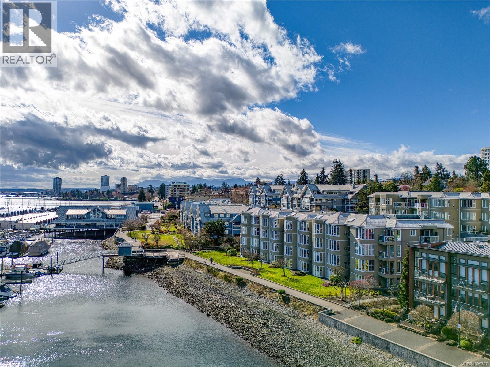 #201 566 STEWART AVE - 43