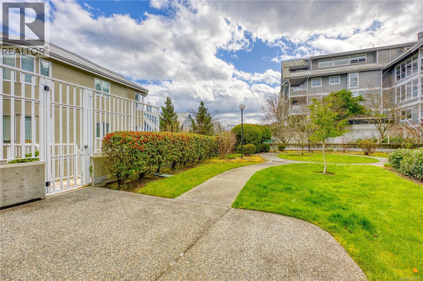 #201 566 STEWART AVE - 50