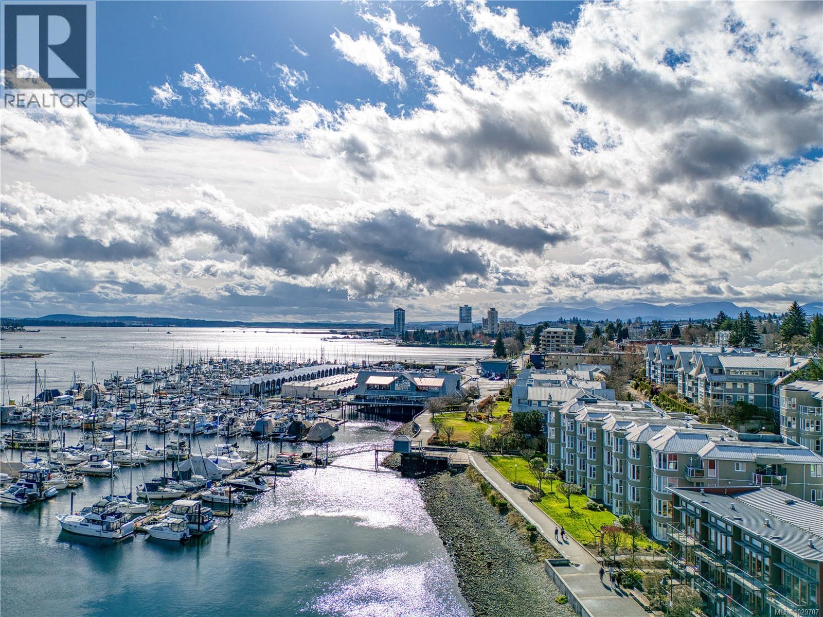 #201 566 STEWART AVE - 42