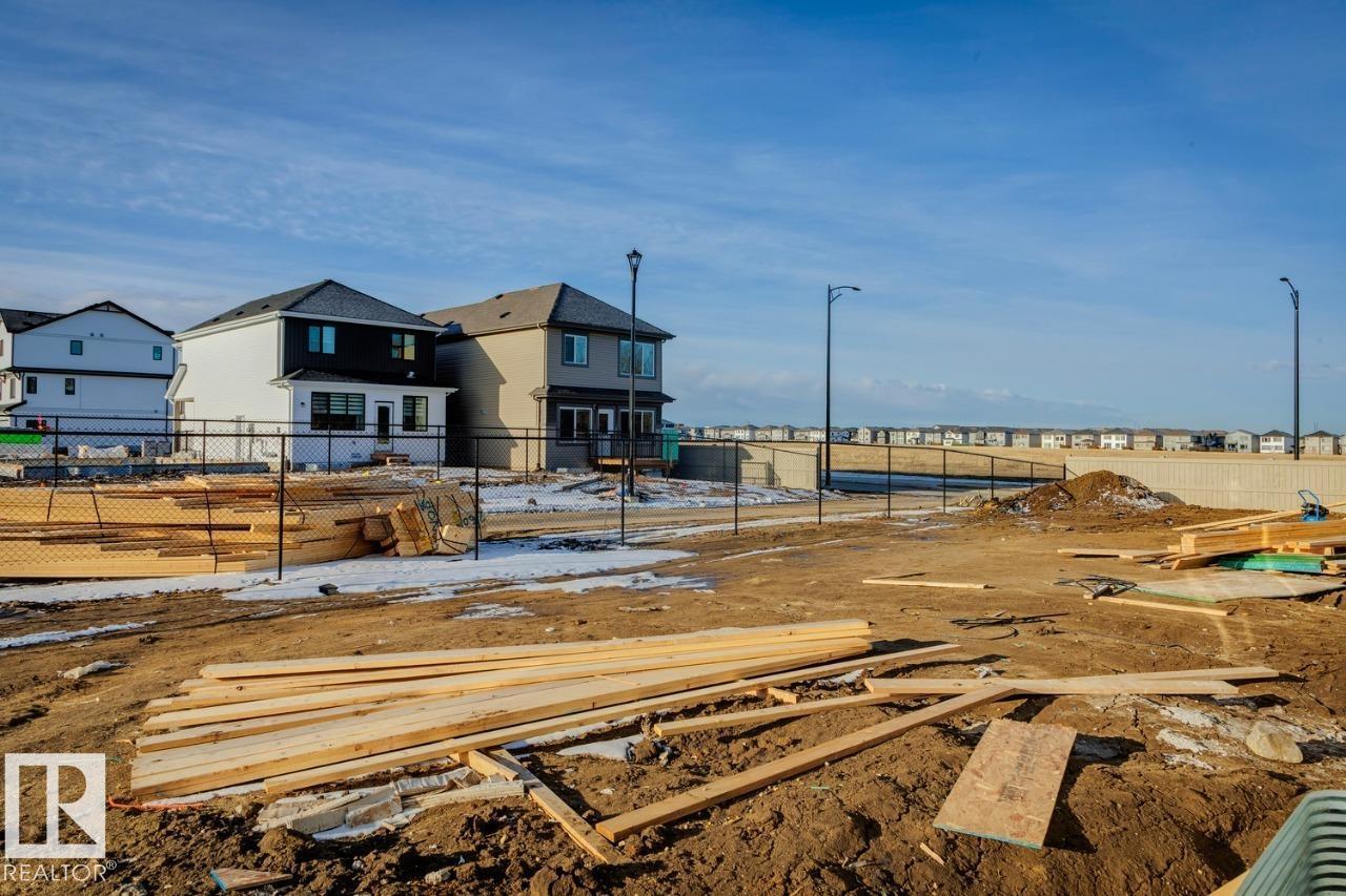 951 18 AV NW - 39