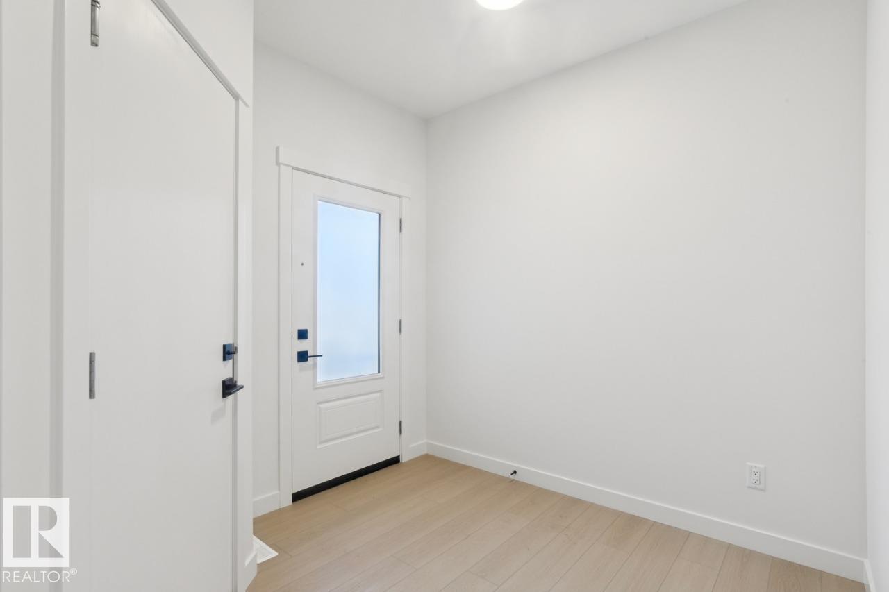 951 18 AV NW - 3