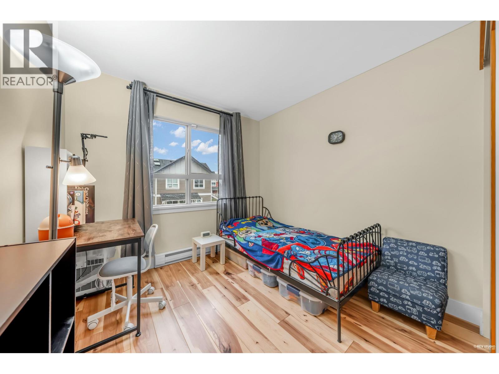 270 HOLLY AVENUE, New Westminster